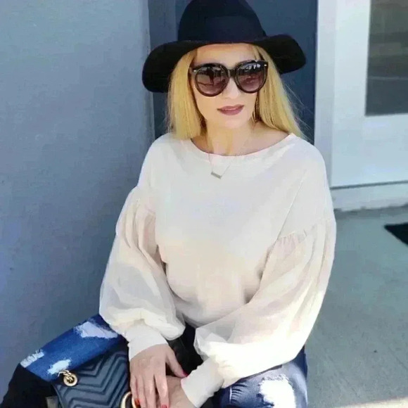 MODA ME COUTURE Tops - IT'S CALLED CHIC balloon sleeved Blouse - …